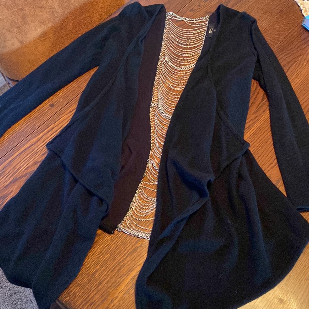 Sky cardigan with fun chain detail